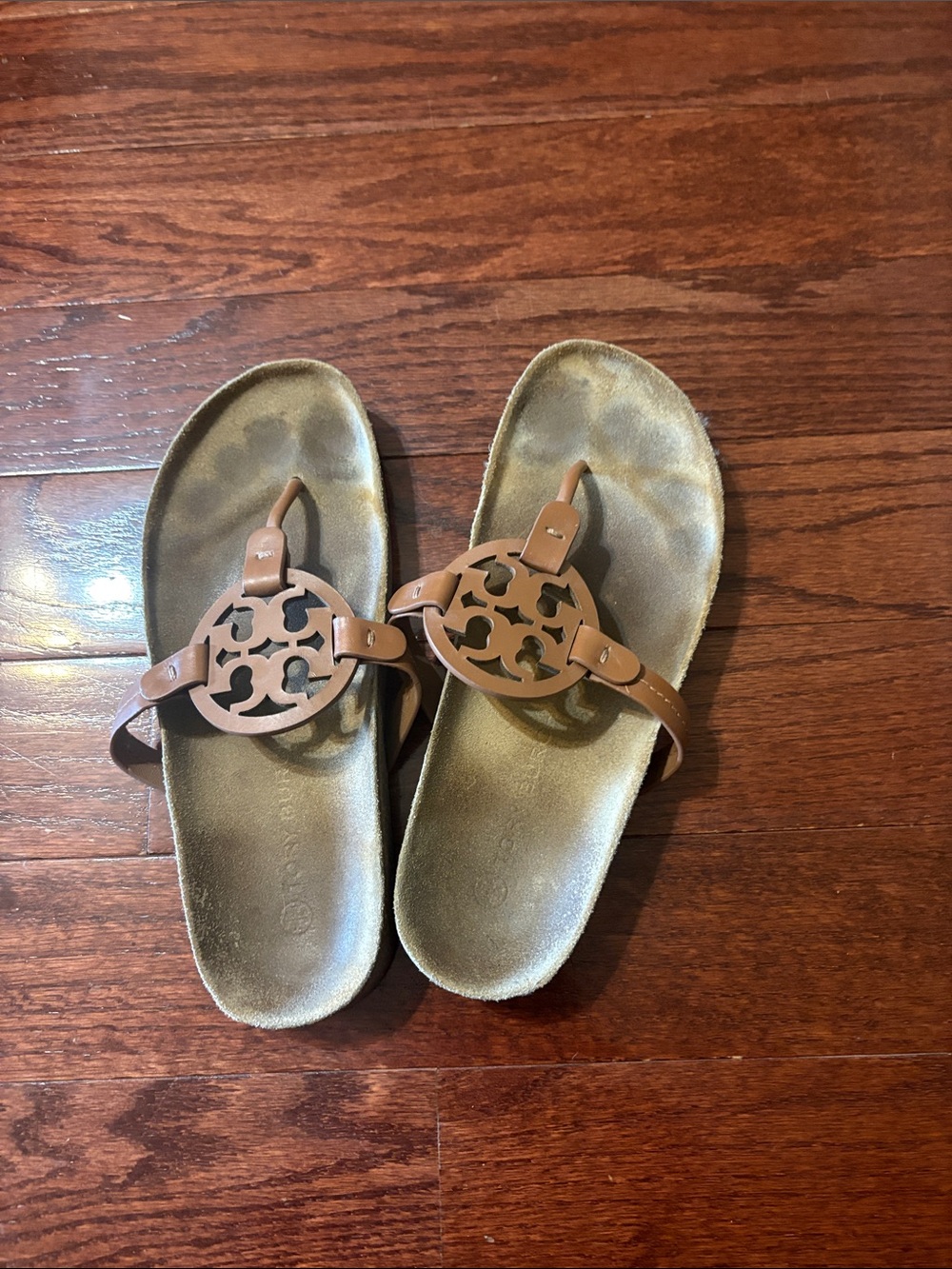 Tory Burch Miller Leather Thong Sandals Tan Brown Logo